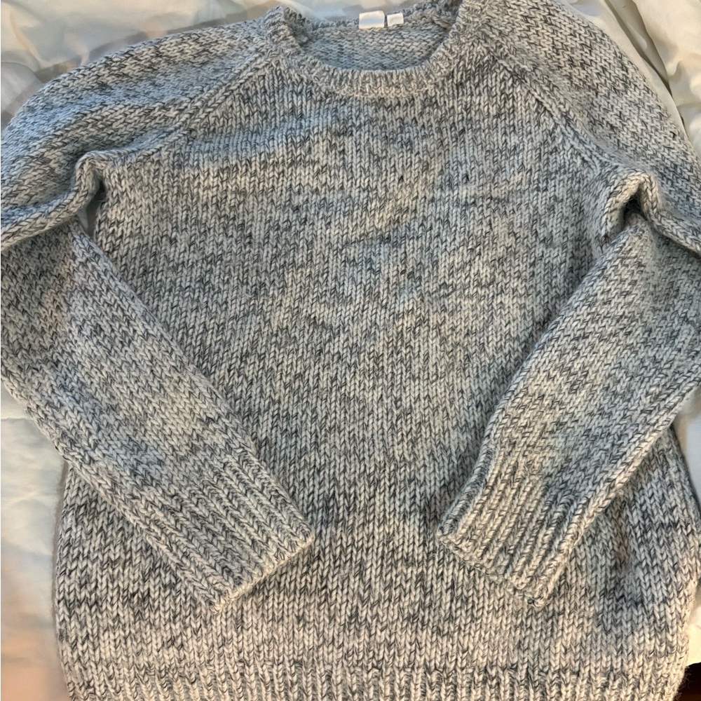 GAP Men's Crewneck Sweater in Heather Gray